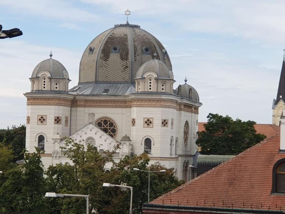 Residence Oasis Győr Esterno foto