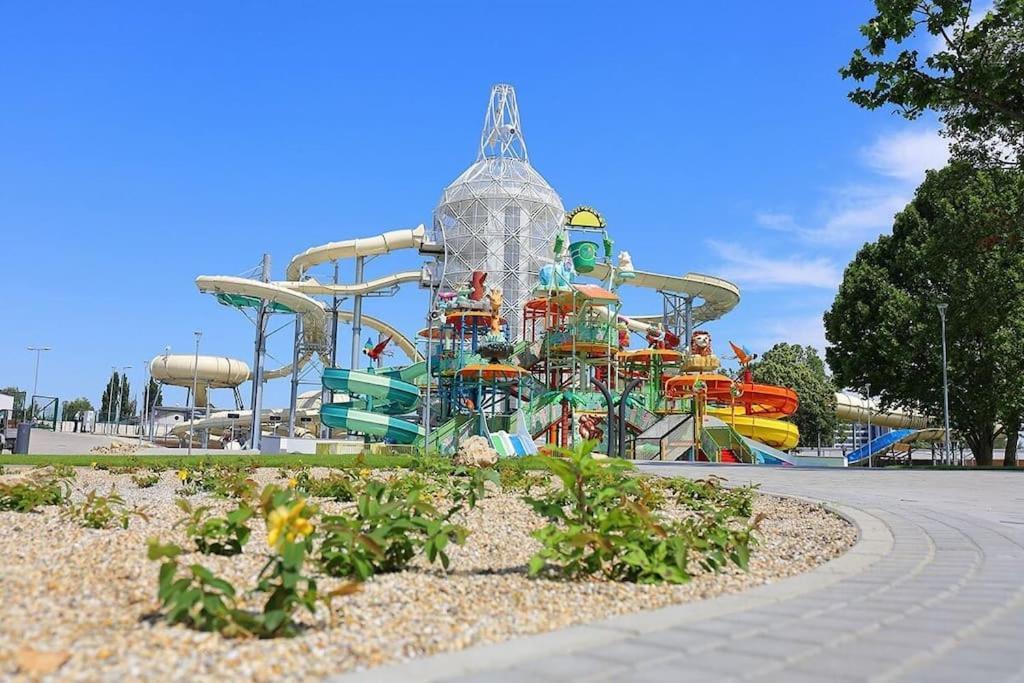 Residence Oasis Győr Esterno foto